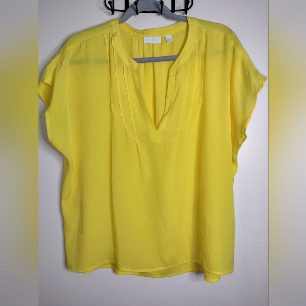New York & Co (Size M) Yellow V-Neck Semi-Sheer Cap Sleeves Blouse Top